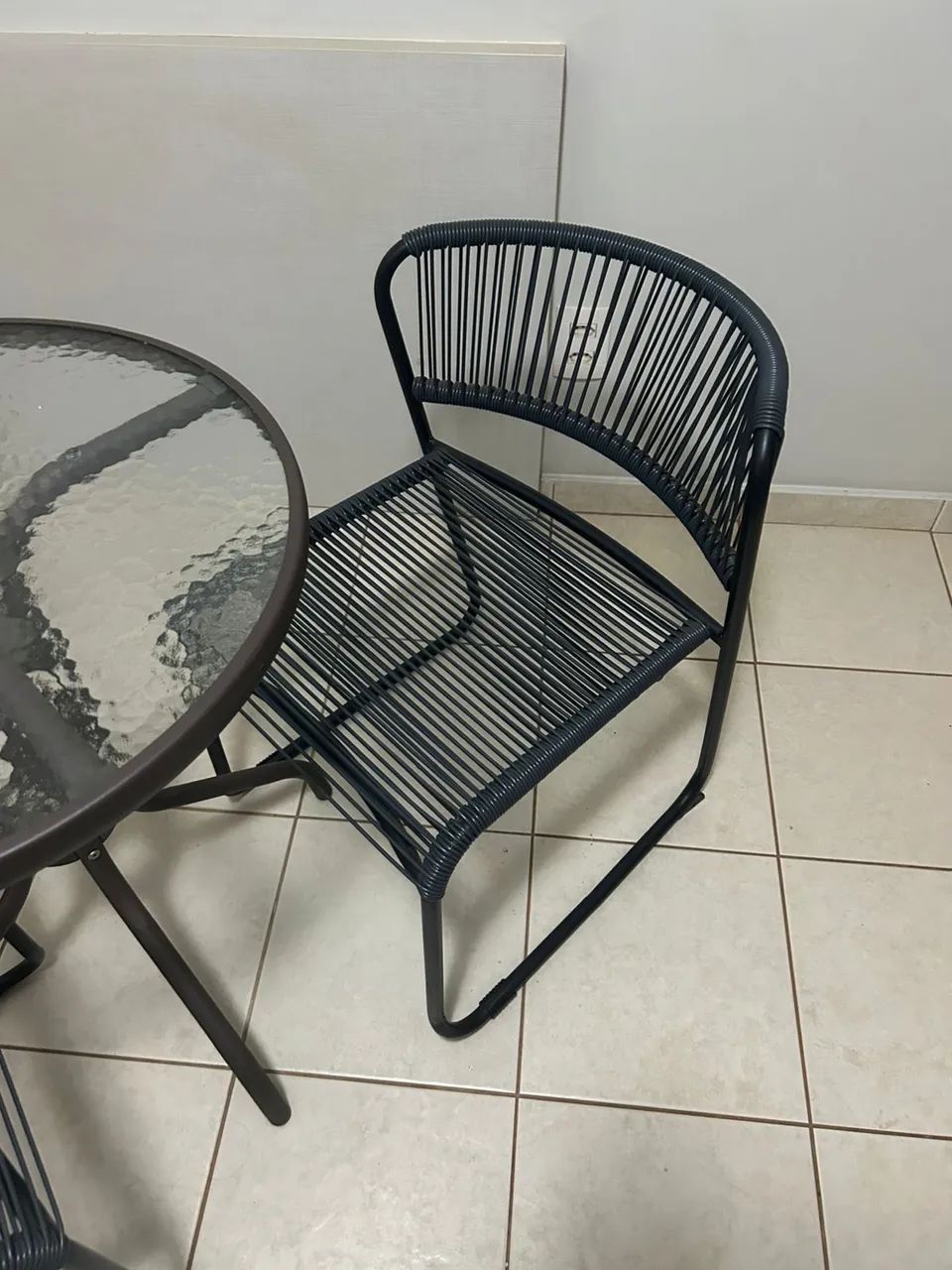 Mesa de Vidro + 2 Cadeiras  - Foto 2