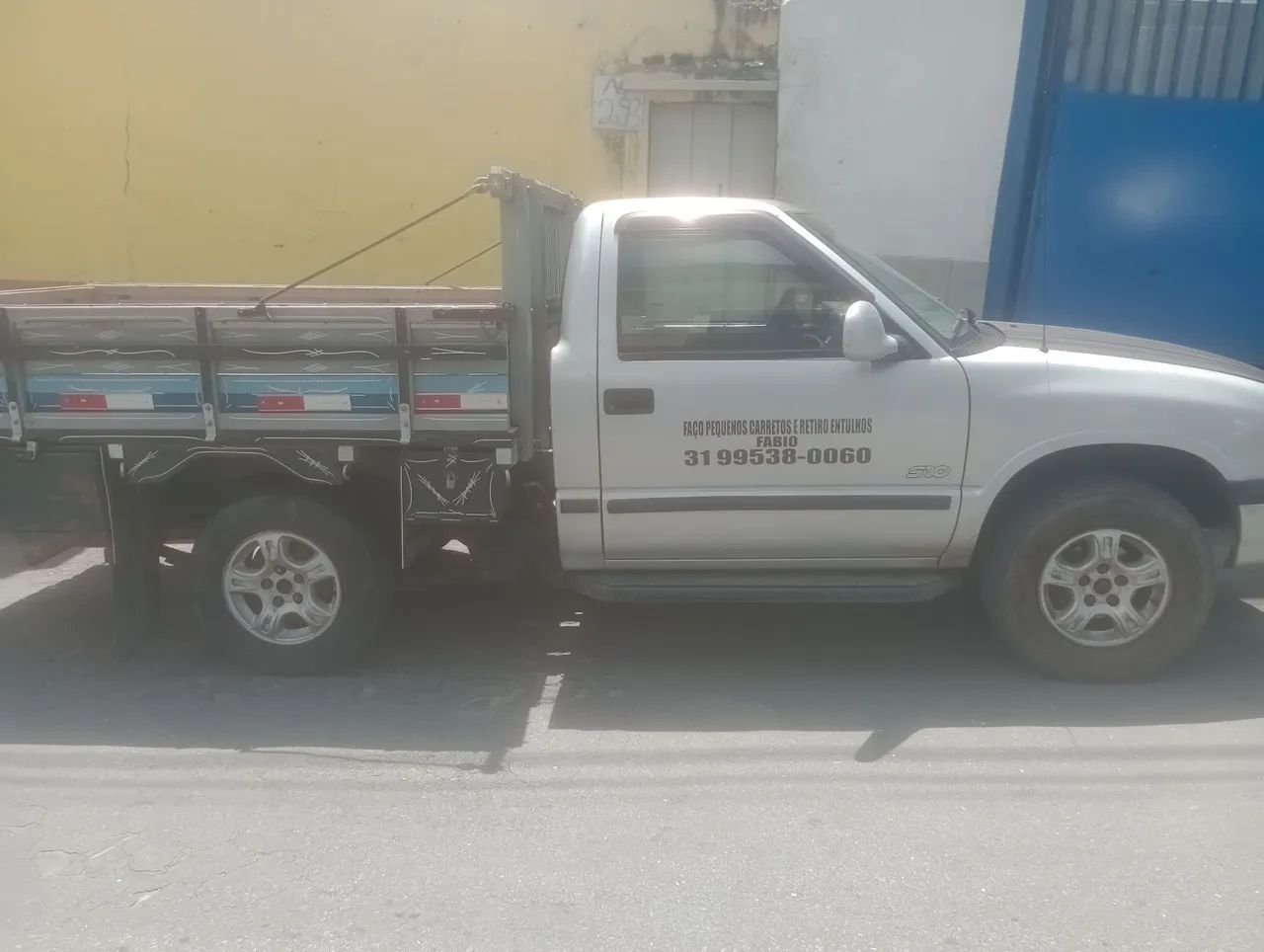Carretos e retirada de pequenos entulhos 