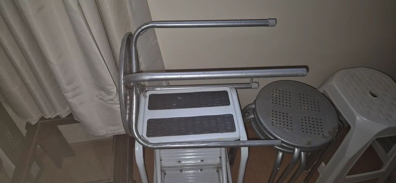 VENDO BANQUETA ALUMINIO