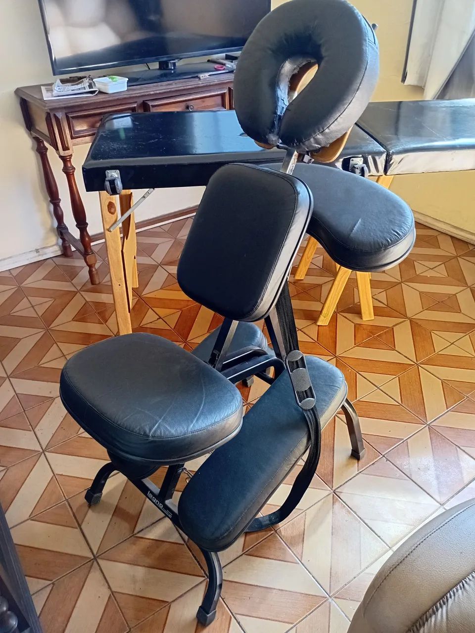 Cadeira de massagem e maca de massagem  - Foto 4