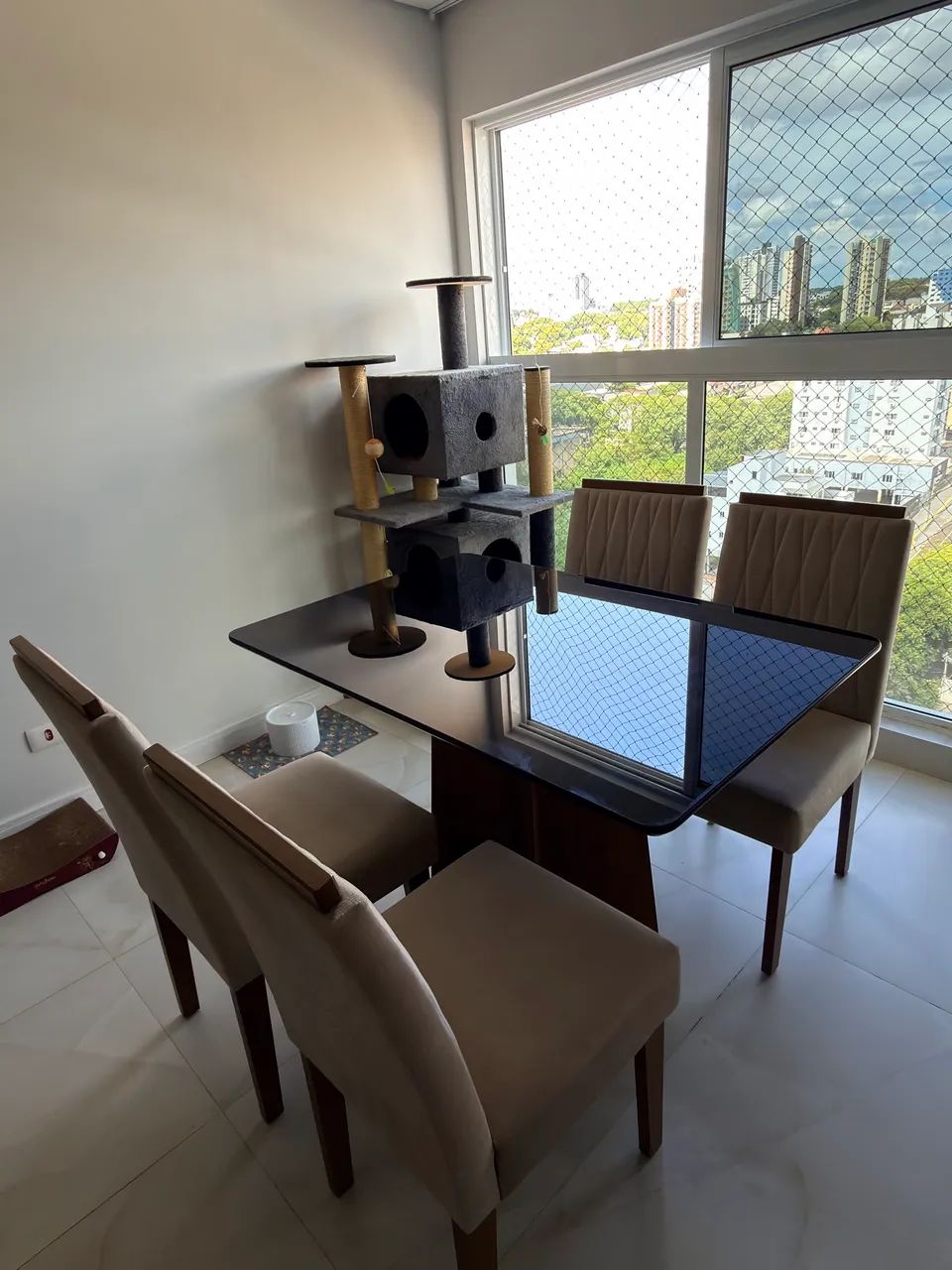 FOUR-SEATER TABLE64962149728770120