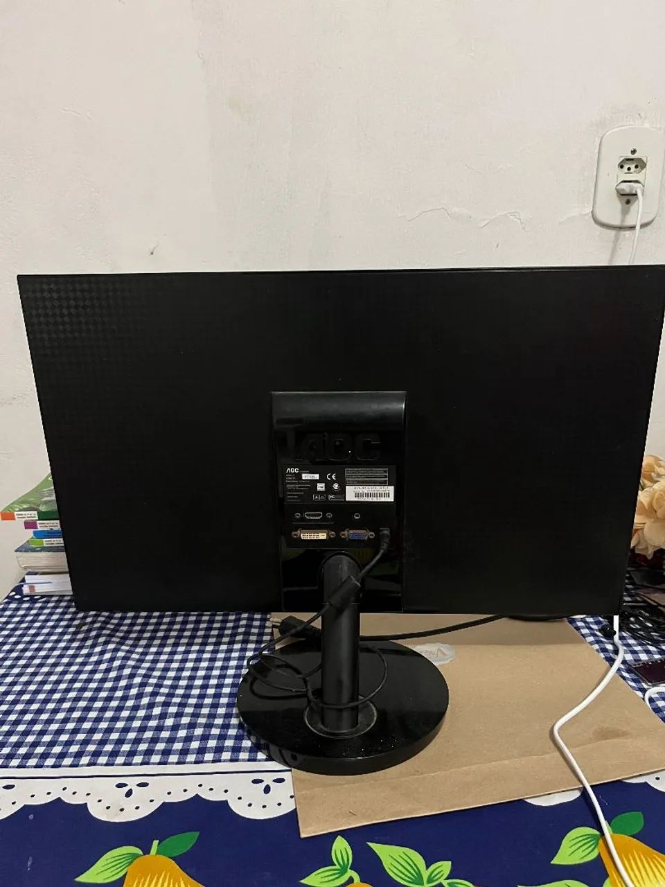 Monitor usado, porém funcionando normalmente. Possui sinais de uso na carcaça - Foto 2