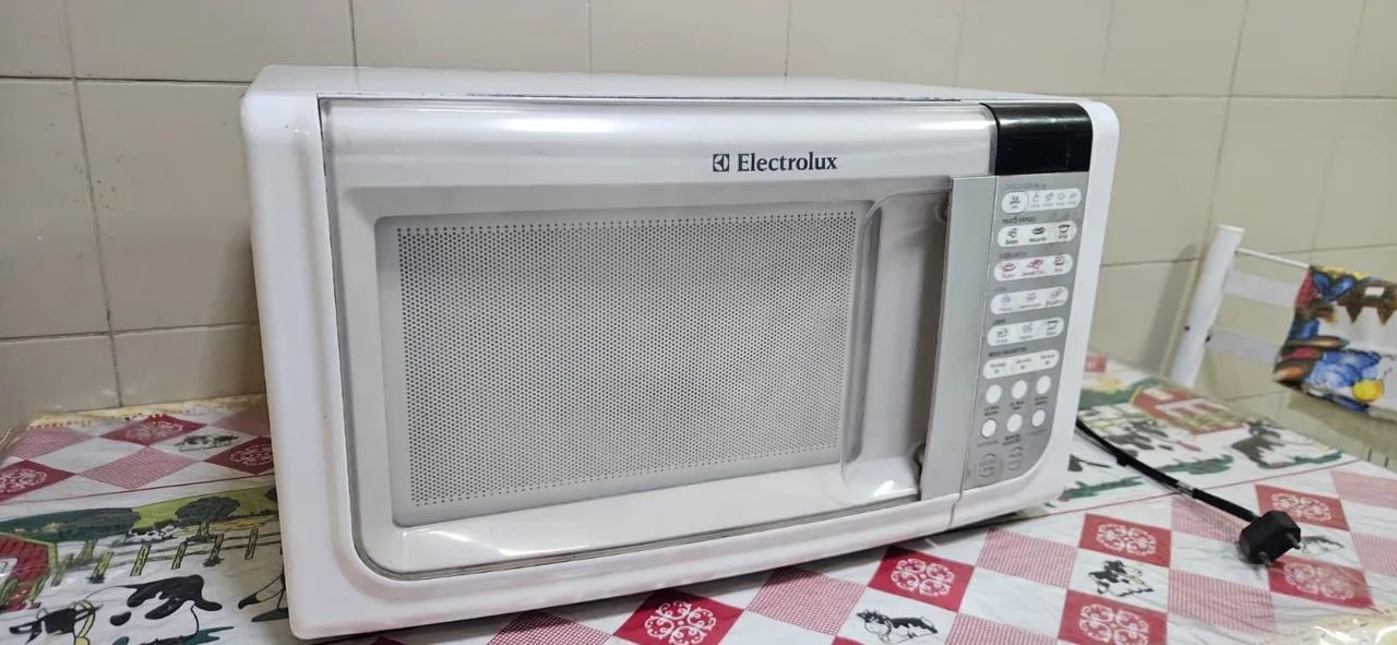 Microondas Electrolux 23L 110v - Foto 2