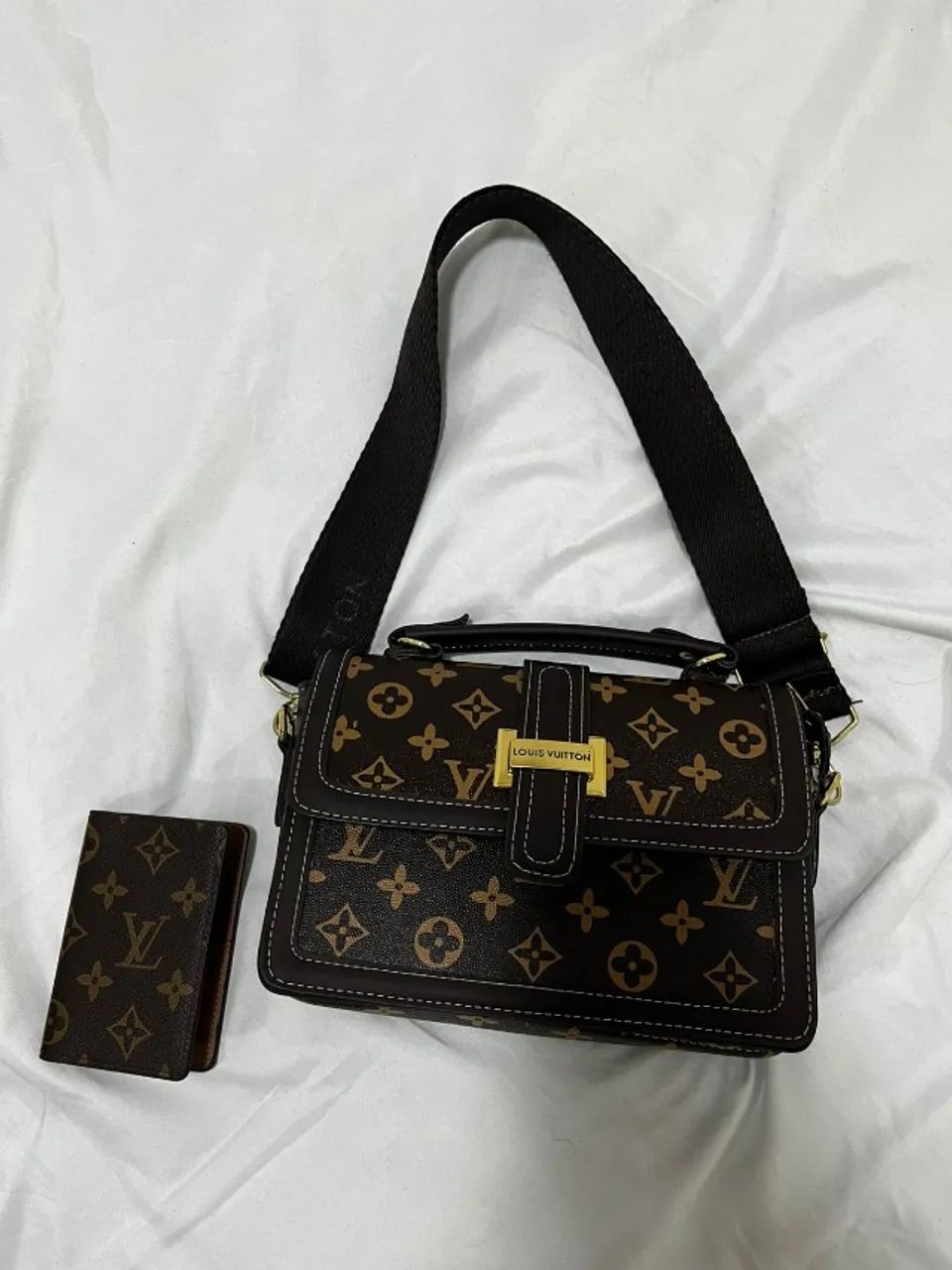 vendo bolsa usada em boas condições  - Foto 2