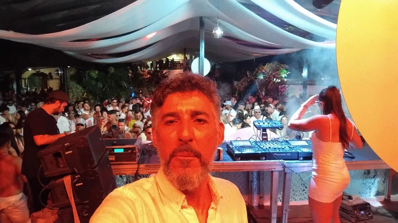DJ, Som e iluminação  - Foto 4