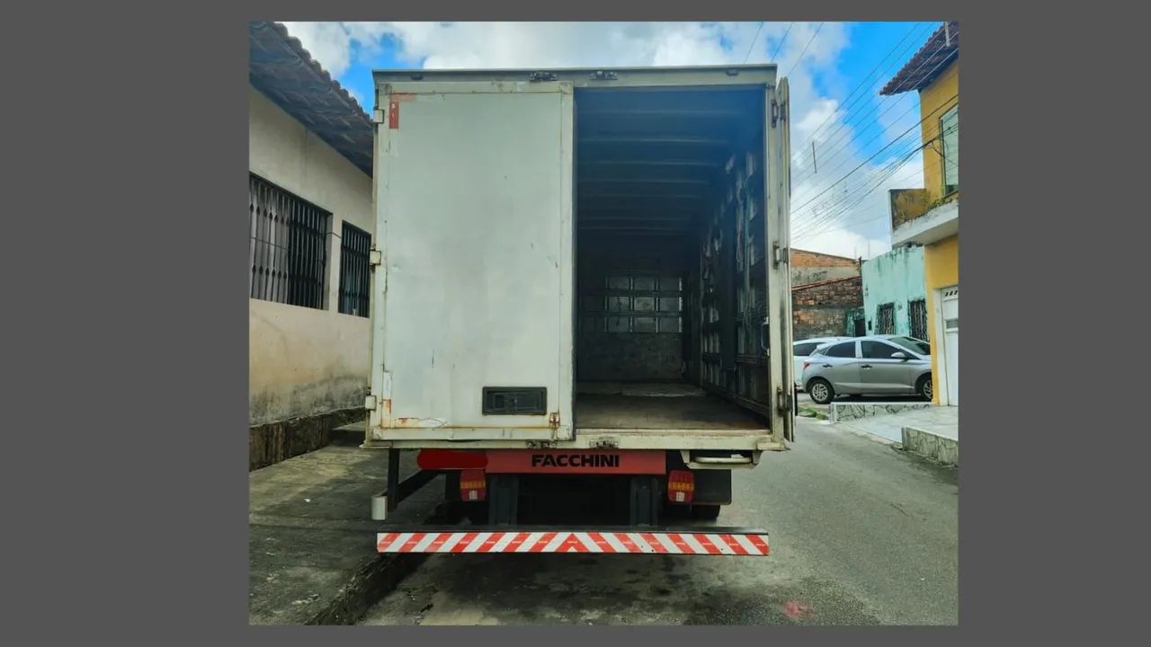Mudança caminhão baú - Foto 2