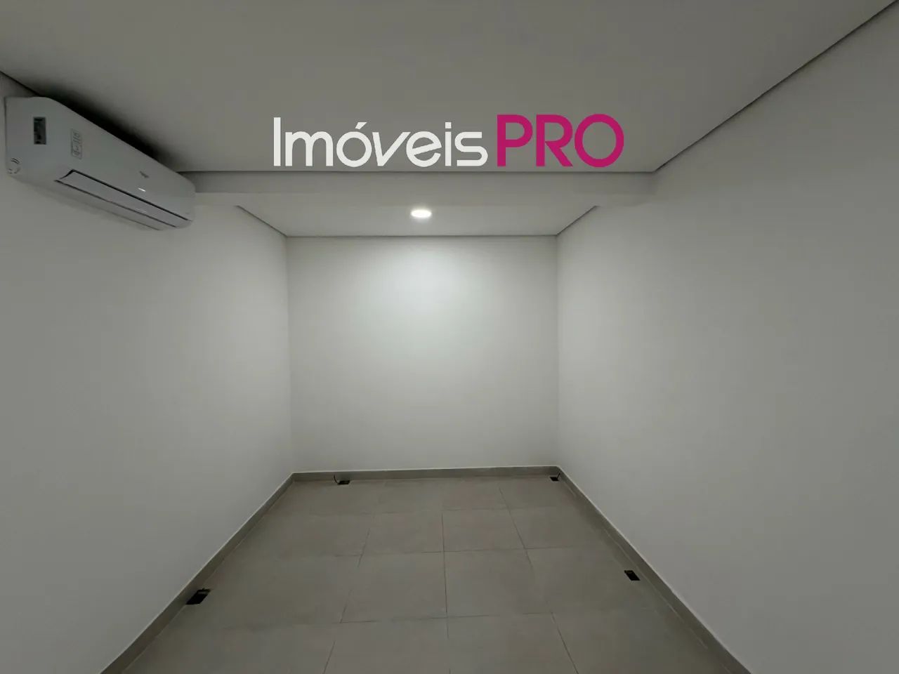 Sala comercial Moema Pássaros Fora da Rota Próximo Hospital Alvorada. - Foto 2