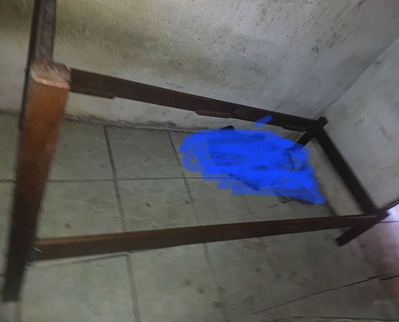 Vendo cama de sucupira solteiro usada   - Foto 4