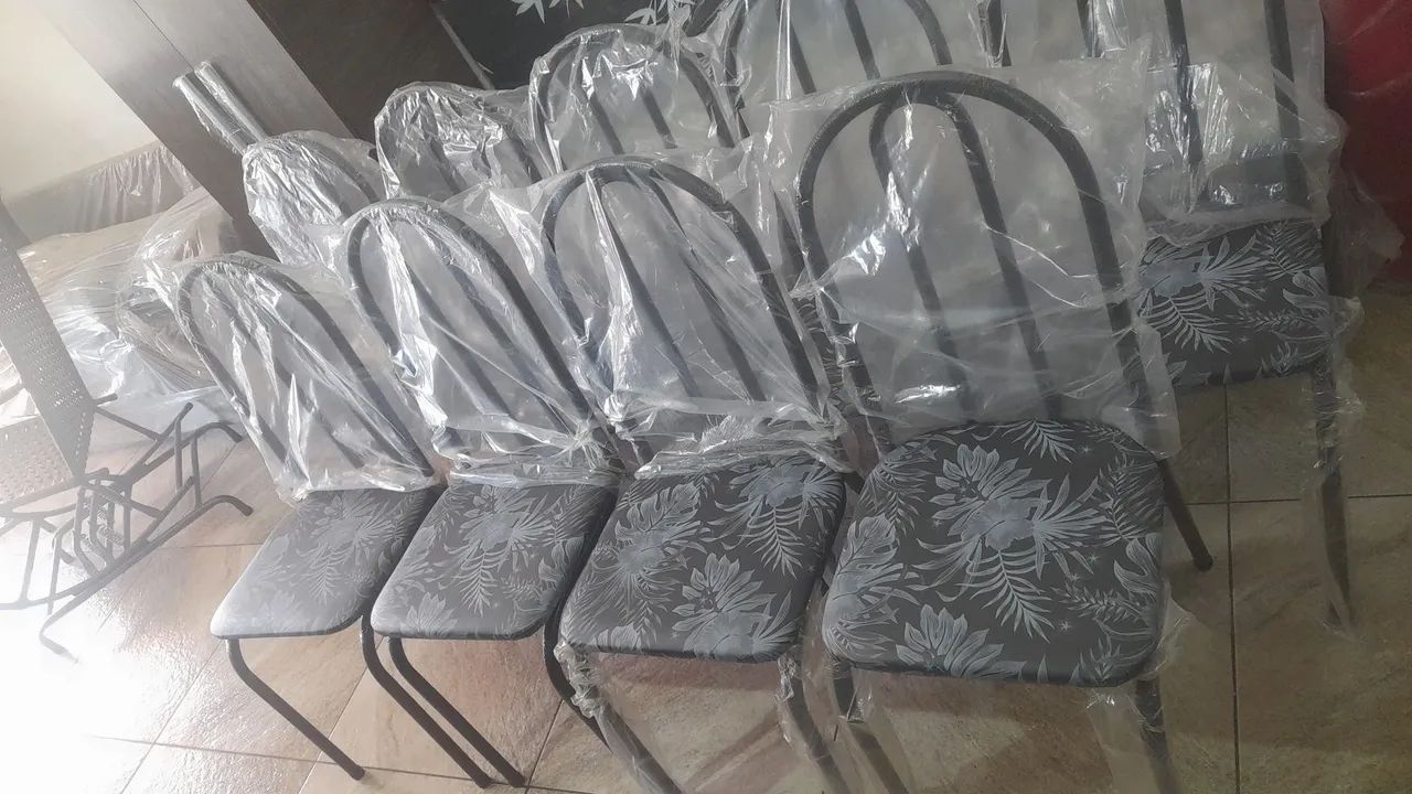 Cadeiras avulsas novas. 