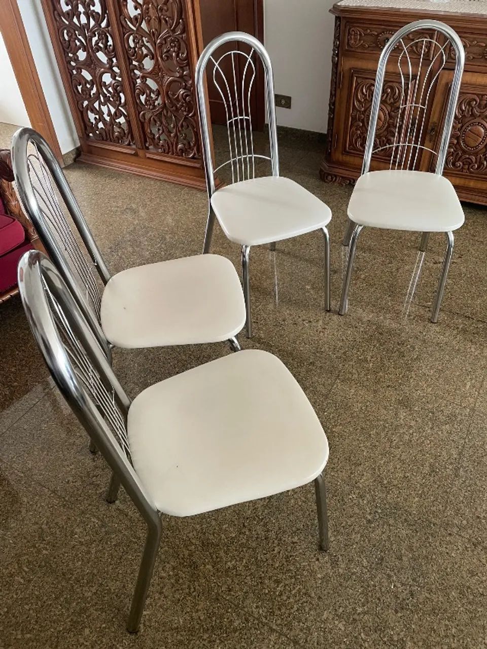 4 Cadeiras Cromadas com Estofado Branco - Excelente Estado - Foto 2