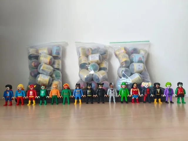 Coleção completa DC Playmobil Kinder