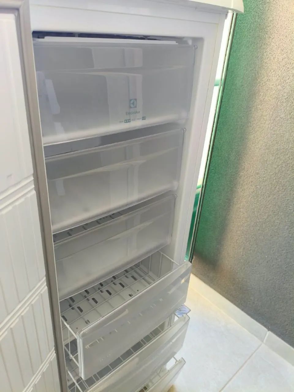Freezer 197L Electrolux FE23 Vertical - Foto 2