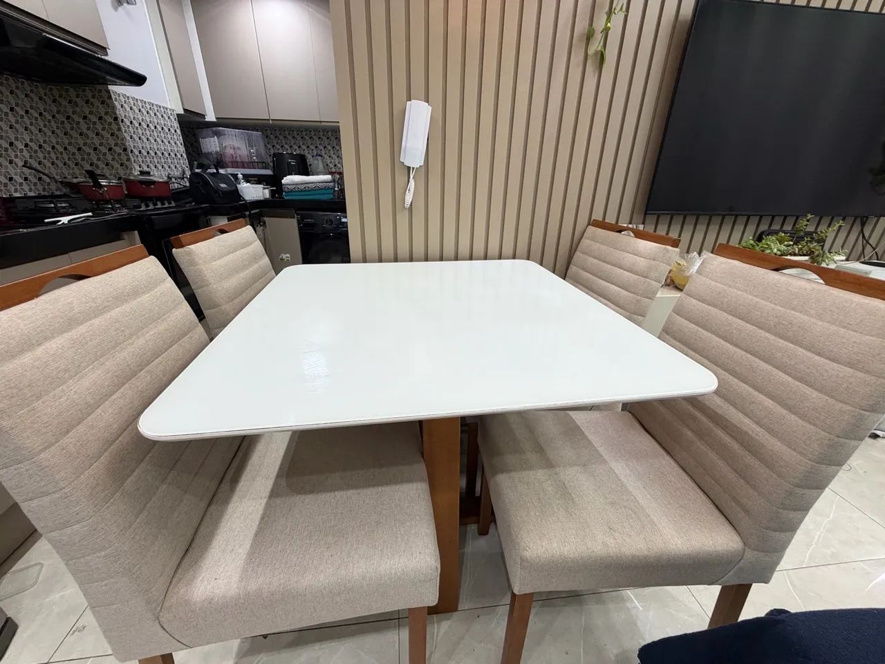 Mesa 4 lugares semi nova de vidro - Foto 3