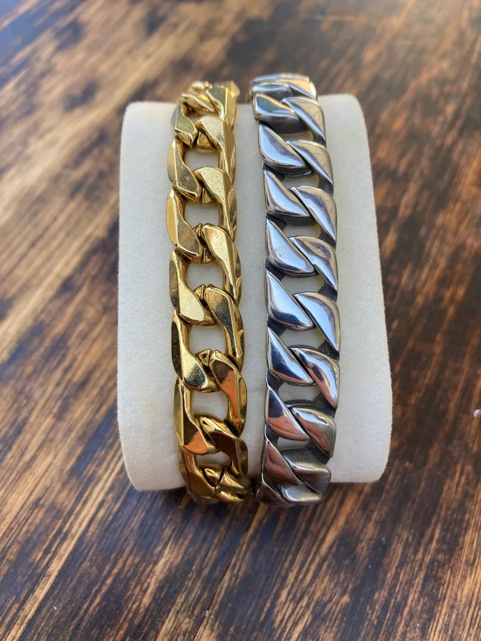 Par de Pulseira em inox prata e dourada - pesada, feixe gaveta 