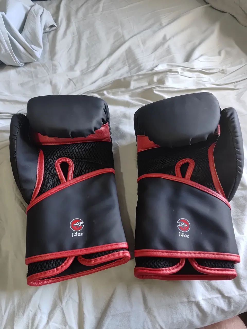 Luva de Boxe / Muay Thai Naja 14oz - Preta e Vermelha - Foto 2