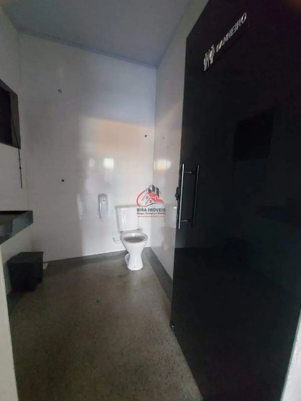 Galpão Comercial no Bairro São Vicente com Banheiro e Pia - 30m² - Foto 2