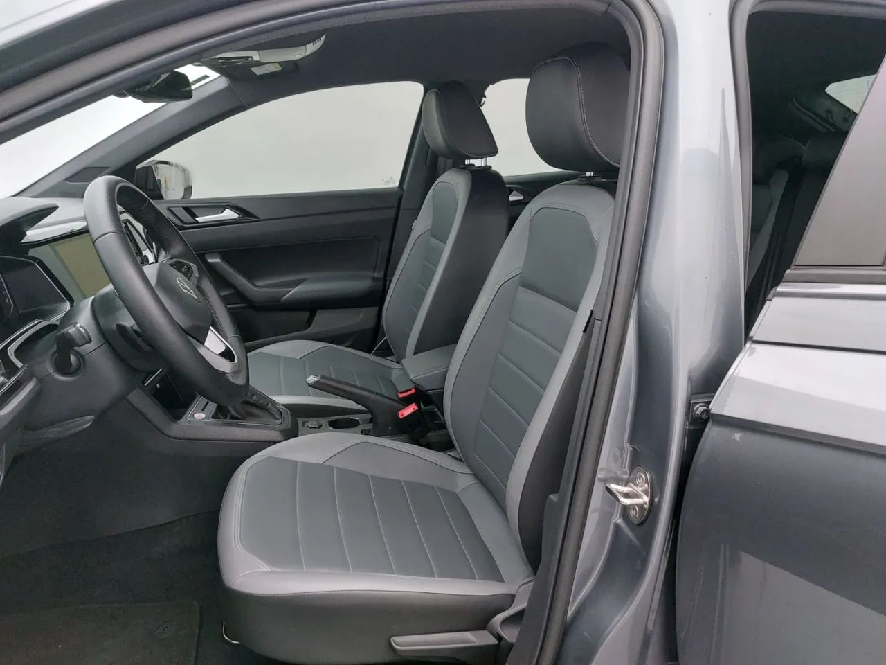 Volkswagen Nivus Highline 1.0 200 TSI Flex Aut., foto 16 de 18