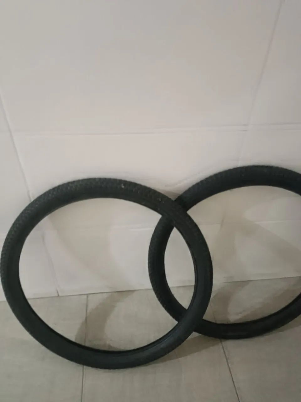 Pneus de bicicleta aro 24 em otimo estado