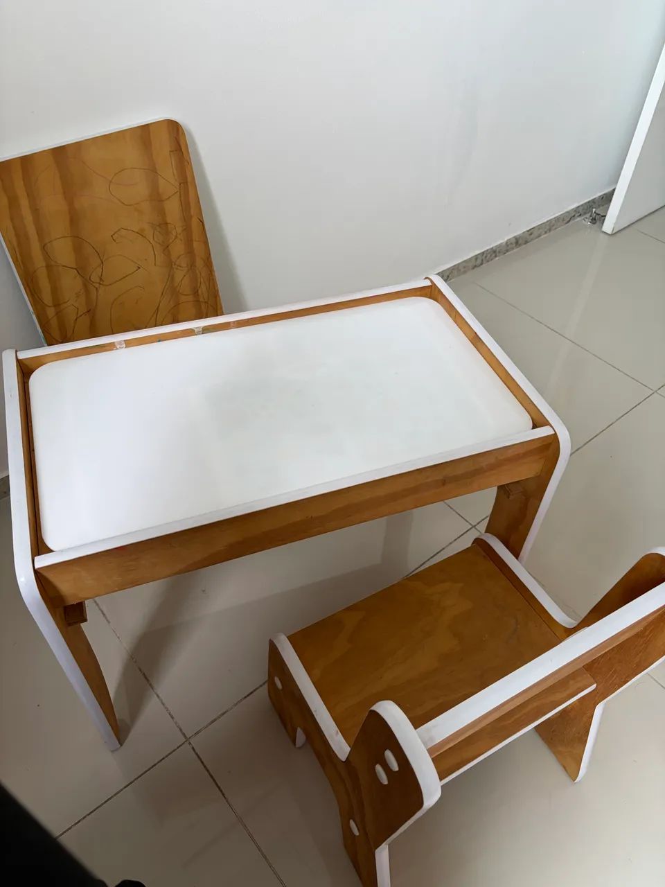Mesa Sensorial Infantil de Madeira + Cadeira e Acessórios - Foto 3