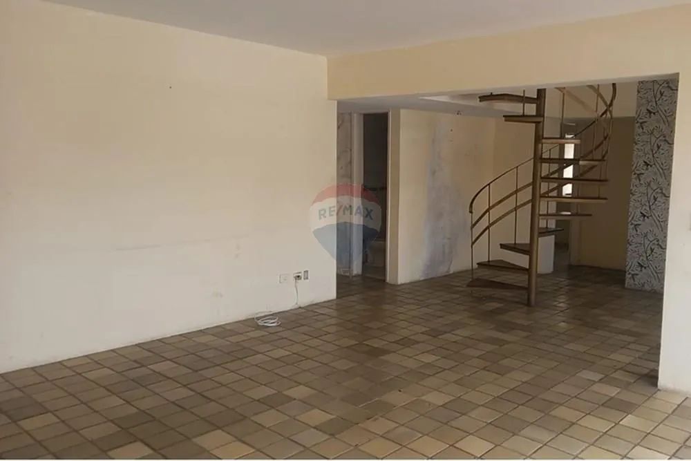 Vende apartamento duplex, quatro quartos, Espinheiro