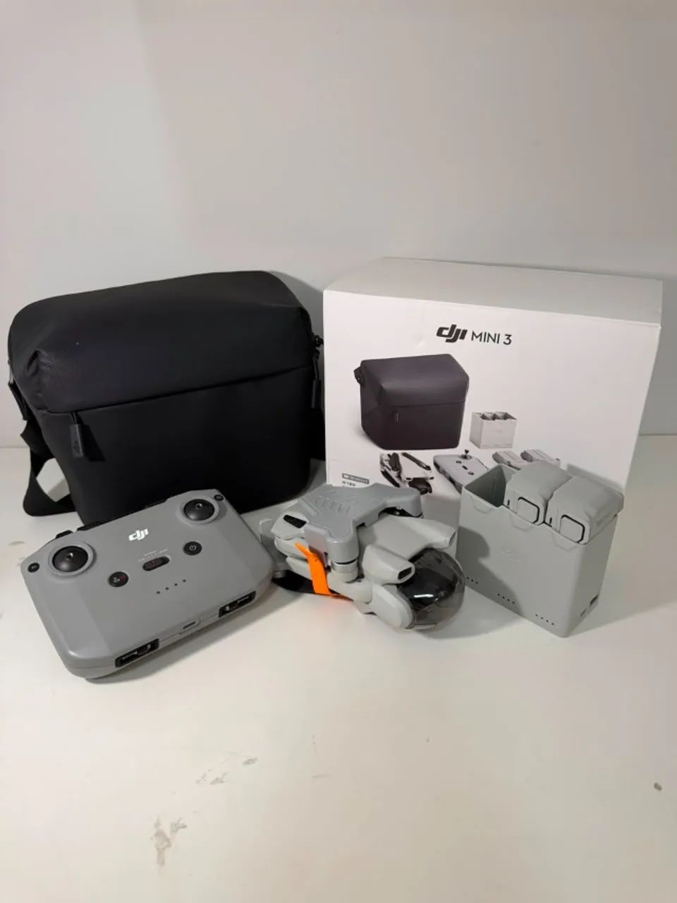 Drone DJI Mini 3 Kit Fly More Combo - Foto 3