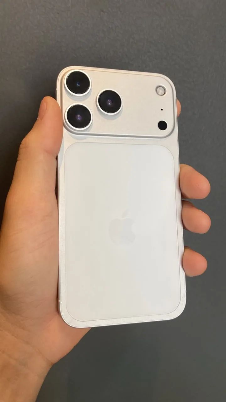 iPhone XR Carcaça 17PRO