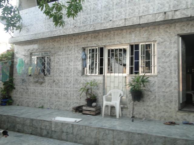 1 casa duplex + 2 kitnetes ótima localização próximo a rua boa sorte