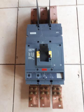 Disjuntor tripolar sem disparador de 1000A 65kA