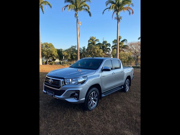 TOYOTA HILUX CD SRV 4X4 2.8 TDI DIESEL AUT.