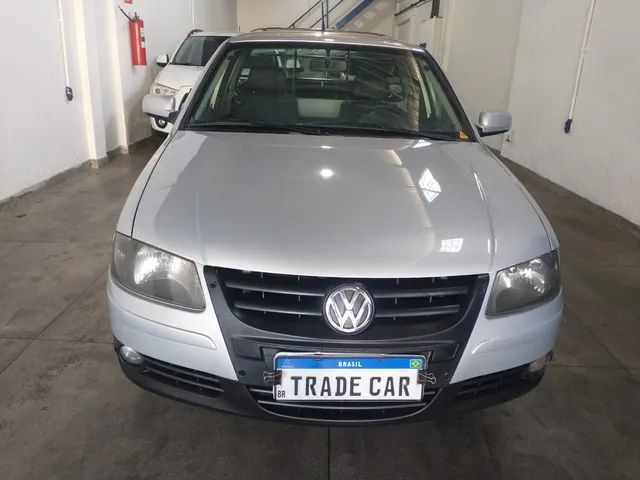 VOLKSWAGEN - SAVEIRO - 2006/2007 - Prata - R$ 37.500,00 - Veículos & Cia