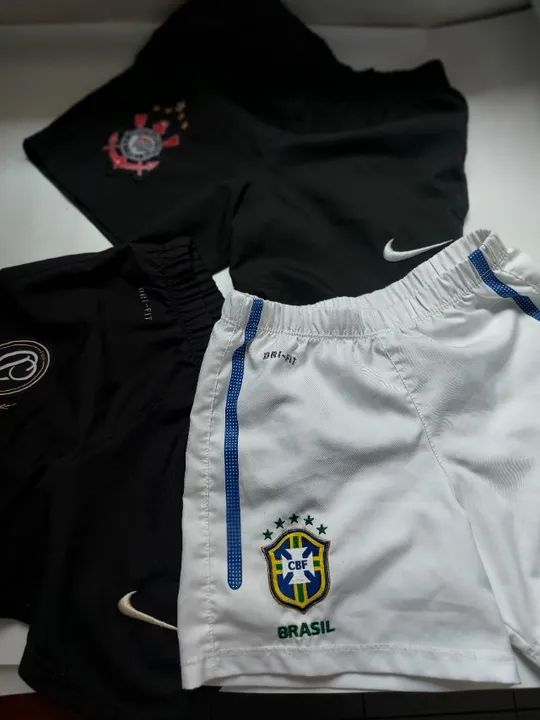 Lote c/ 3 Shorts Meninos 6m a 2 Anos- Tam S - Seminovos  escudo  CBF/Corinthians - Foto 2