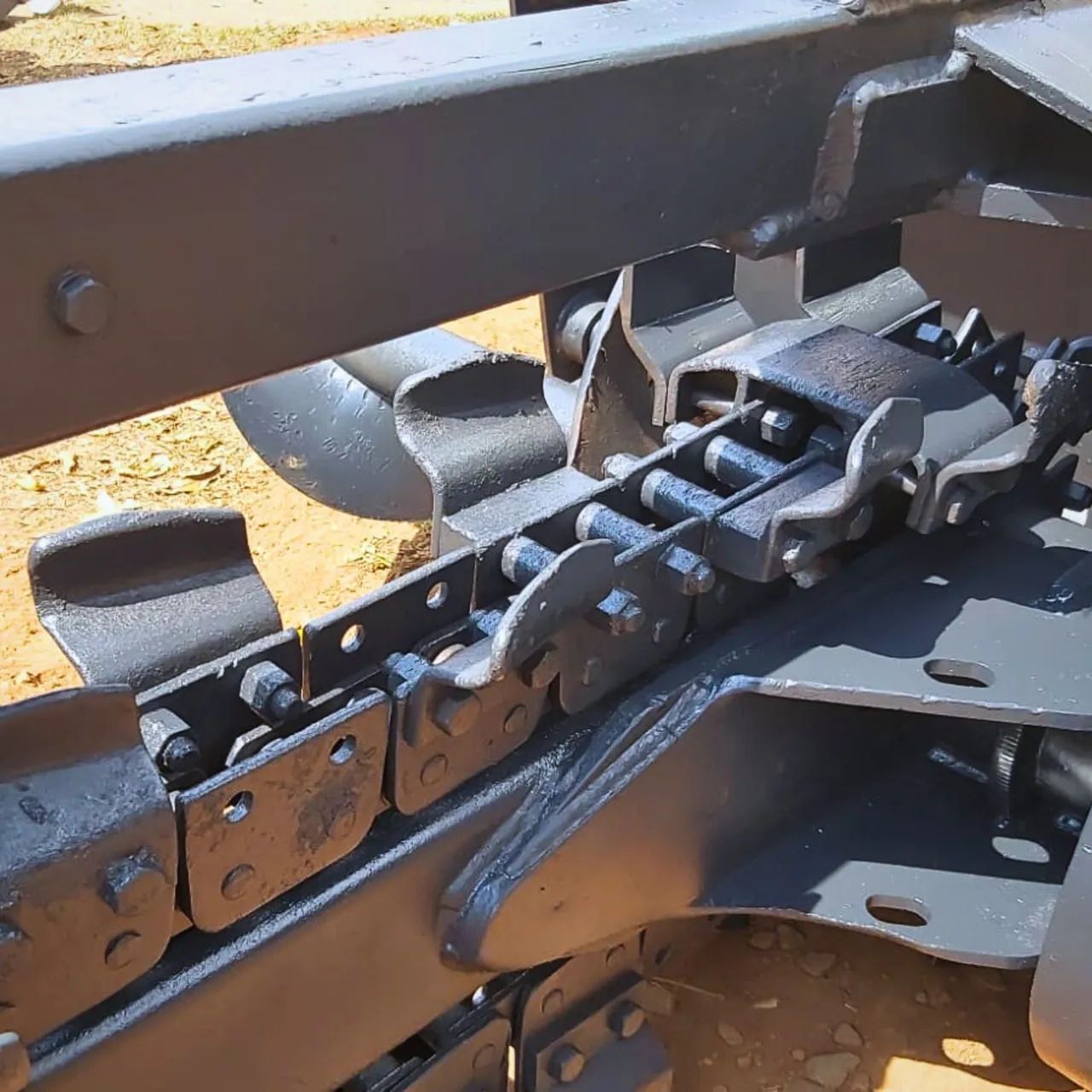 Valetadeira de Terra para Minicarregadeira Bradco  - Foto 2