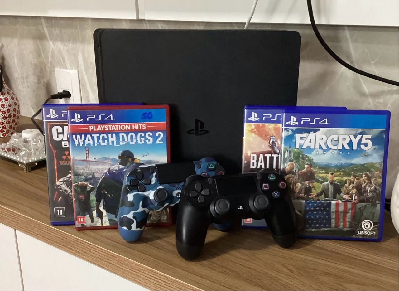 Playstation 4 Slim + 4 jogos + 2 Controle