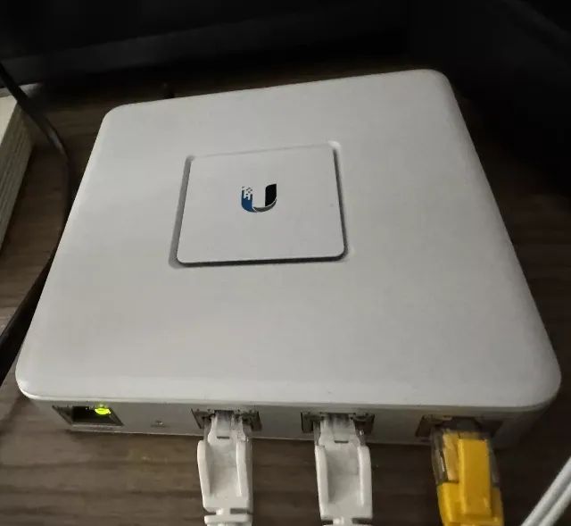 Roteador Ubiquiti Unifi Security Gateway USG - Foto 2