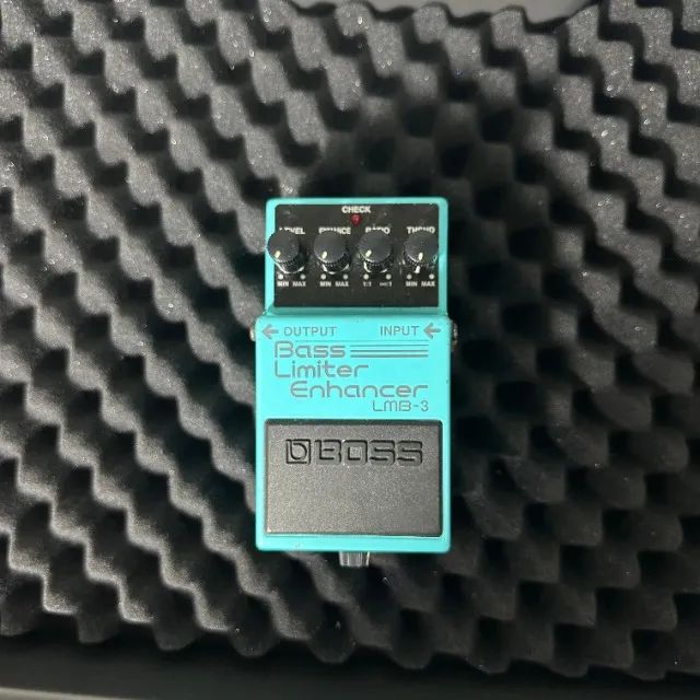 Pedal de baixo Boss Bass Limiter Enhancer LMB-3