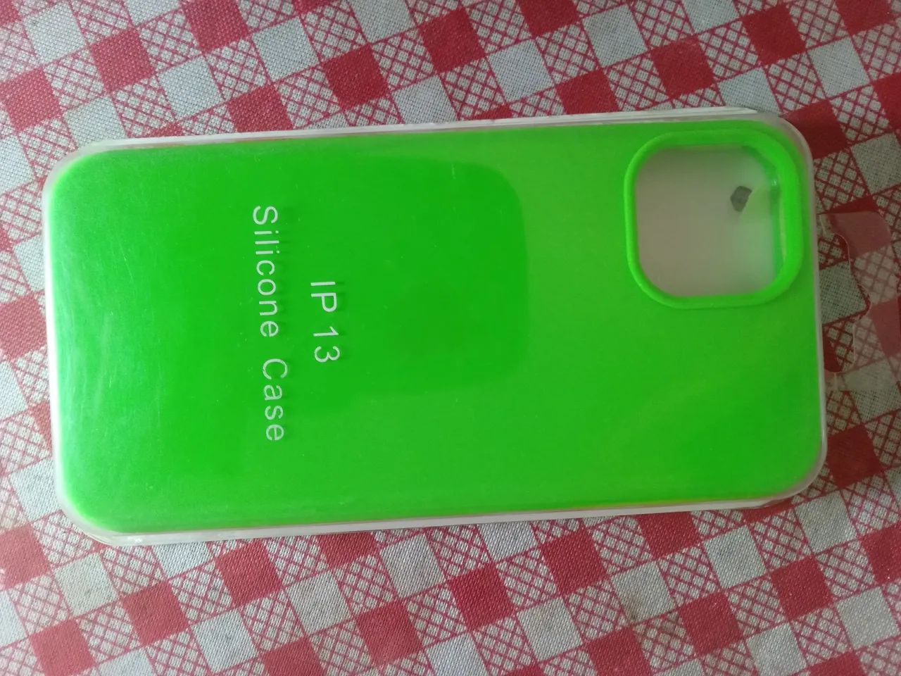 Capinha Silicone Verde para iPhone 13 - Foto 2