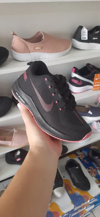 Tênis Nike Feminino Preto Preto com Rosa