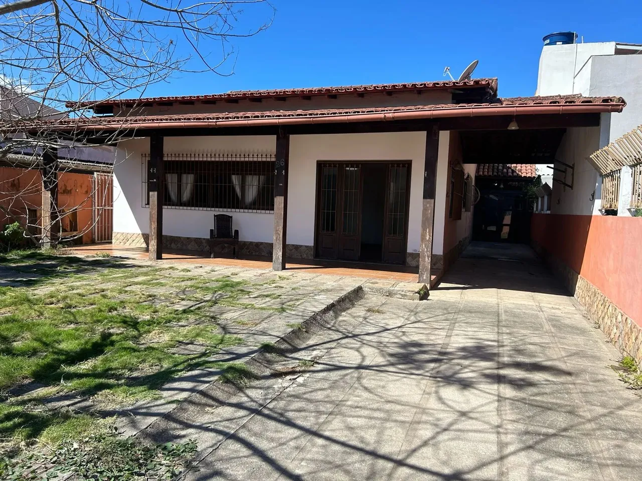 Excelente casa linear com 5 quartos no Centro de Rio das Ostras