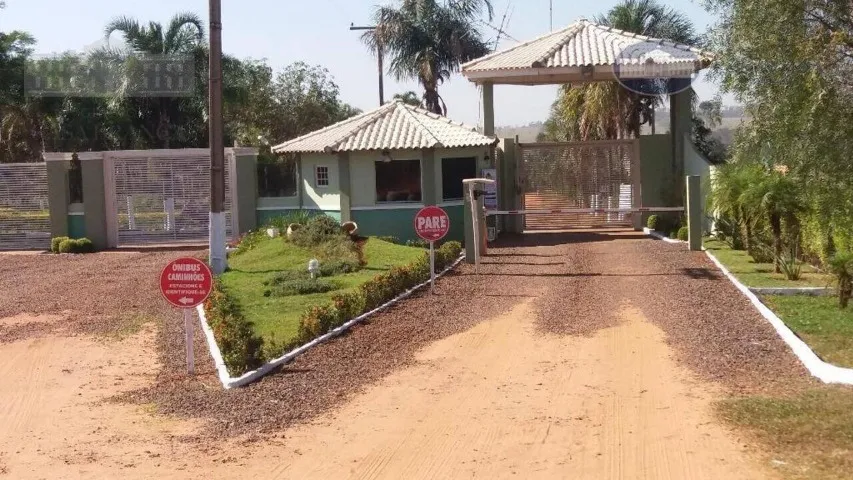 Vendo de terreno no Rancho Condomínio Macaúba