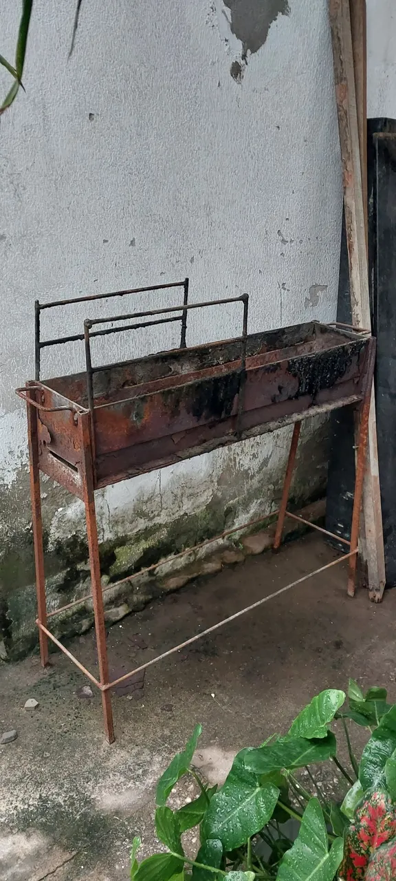 Churrasqueira de Aço Carbono - Ideal para seu Churrasco!
