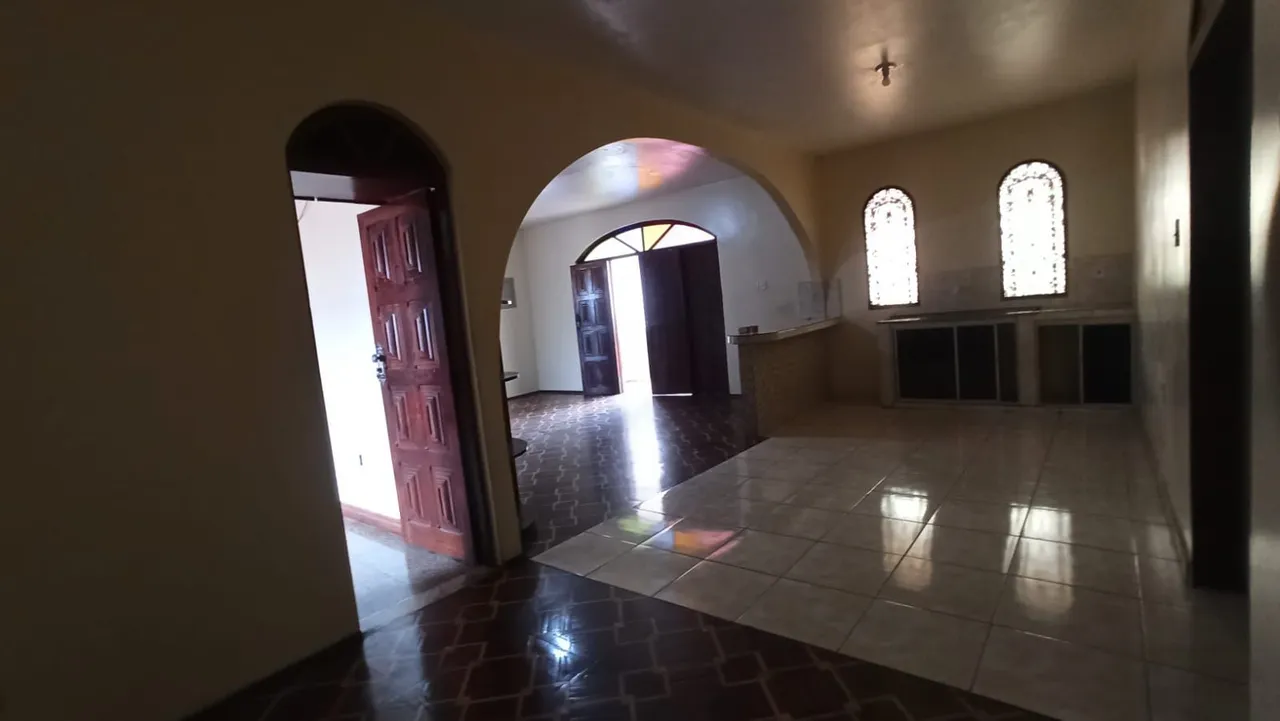Apartamento semi mobiliado de luxo no centro comercial de Macapá, contendo duas suítes,