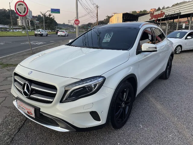 Mercedes GLA 200 Vision Black