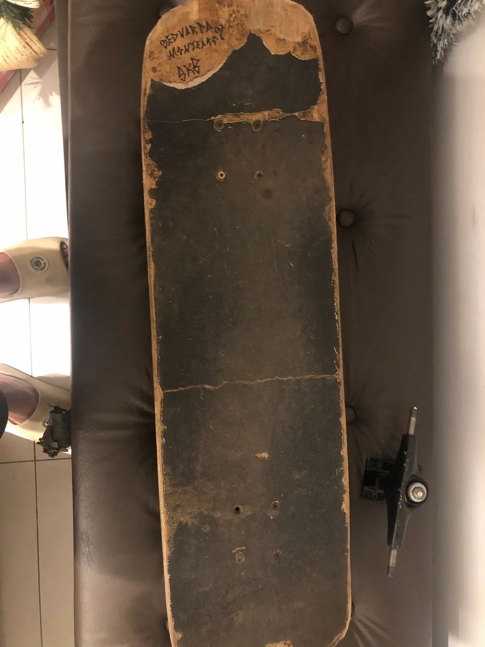 Skate usado so tem que trocar o shape - Foto 2