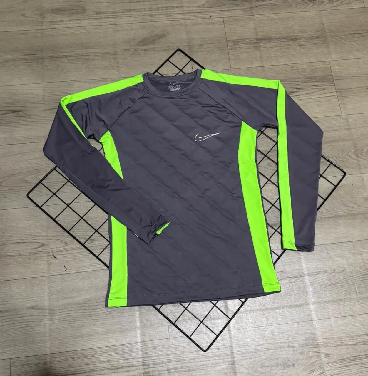 Camisa Nike Pro - Conforto e Estilo para Treinos - Foto 4