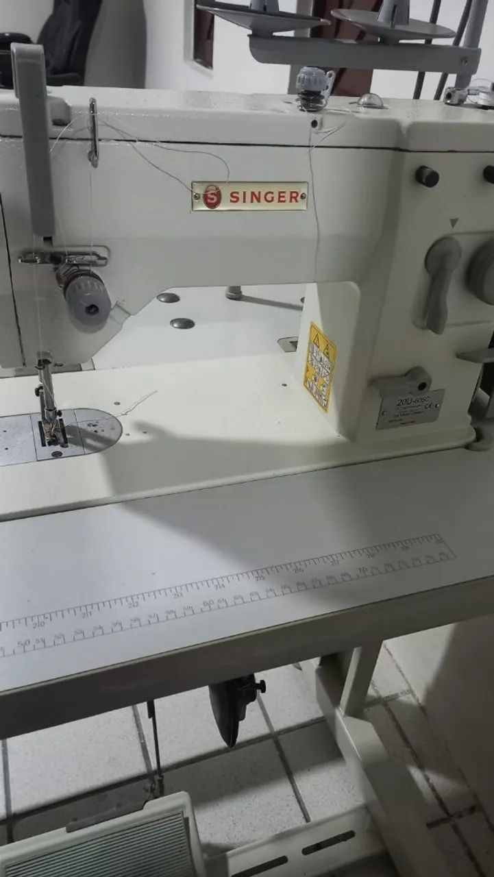 Linda máquina de costura  - Foto 2
