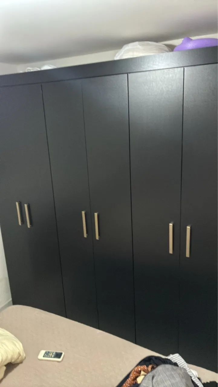 Guarda-Roupa Preto Moderno - 6 Portas