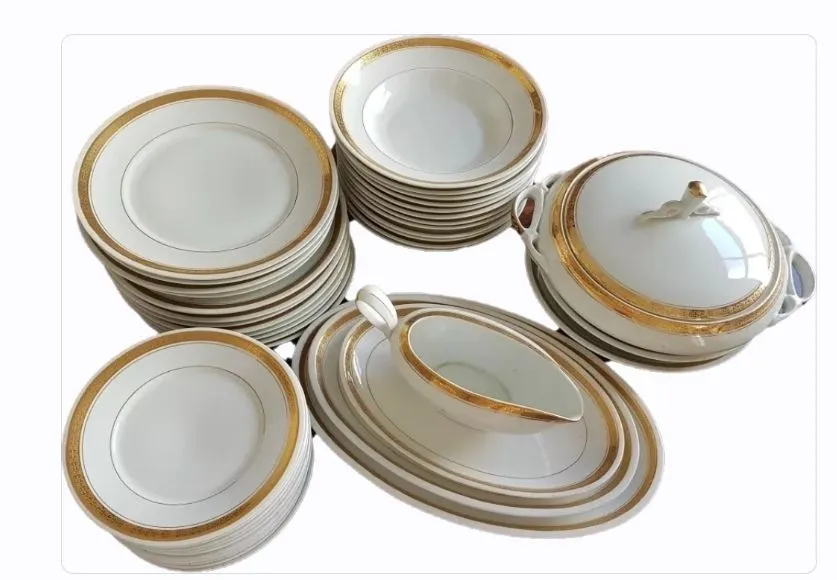 Aparelho de jantar completo 12 serviços - detalhes em ouro - marca Real