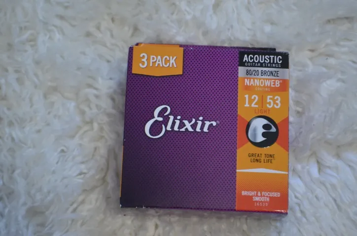 Kit Com 3 Jogos de Cordas Volão Elixir 012 Aço Custom Light Phosphor Bronze Nanoweb