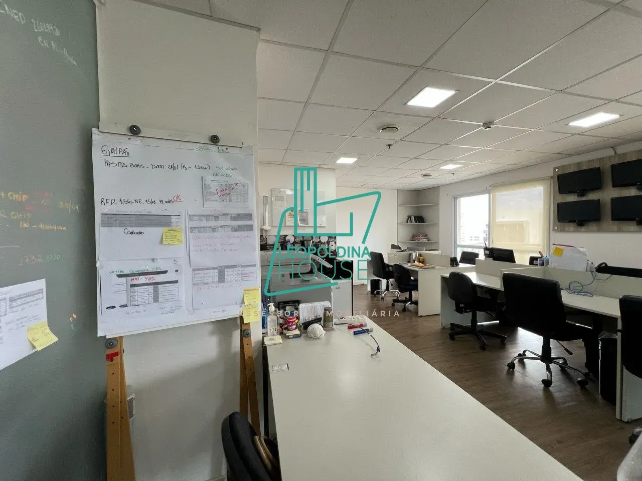 Sala Comercial com 4 vagas! THERA FARIA LIMA