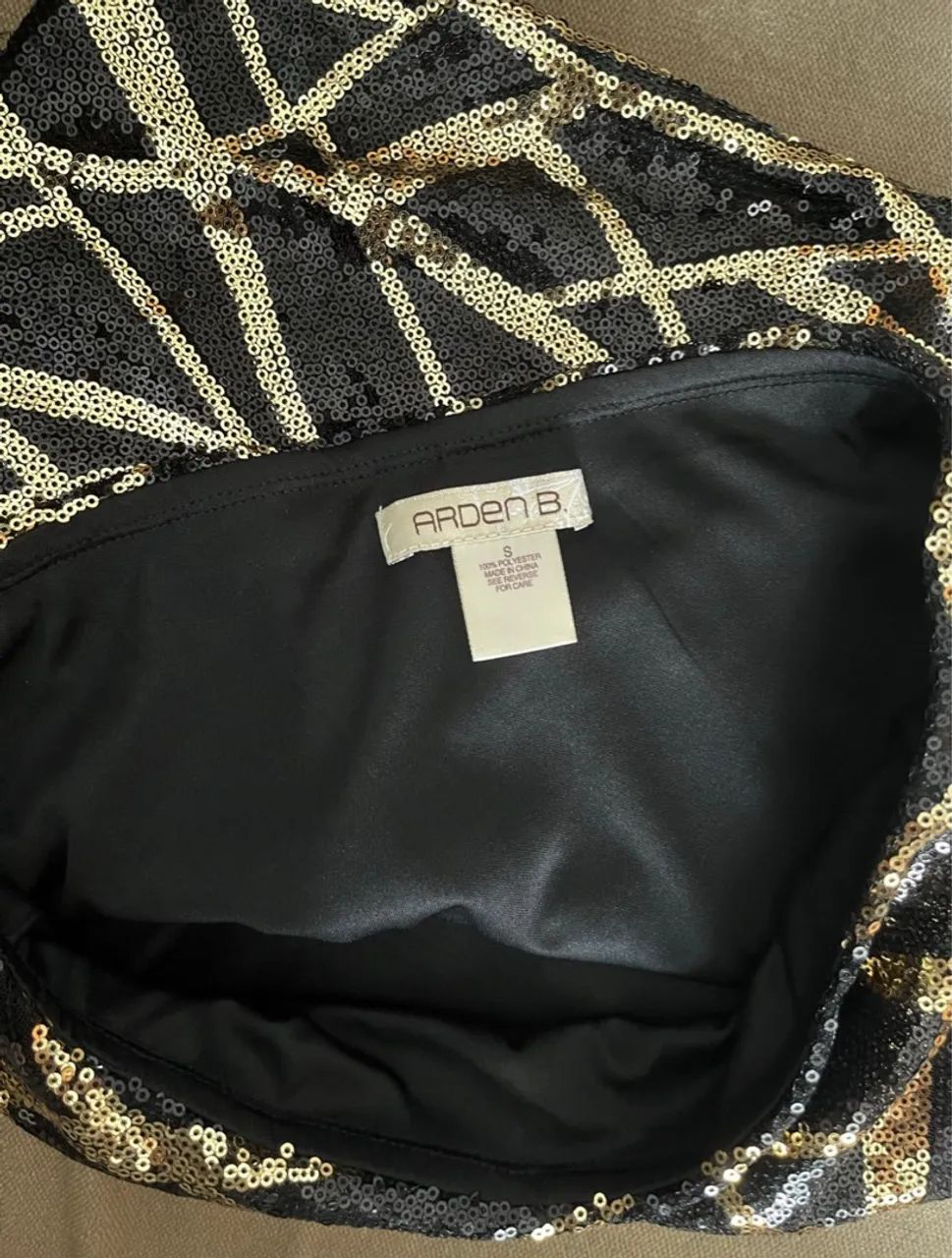Saia curta com mini paetês preto e dourado - P - Foto 3